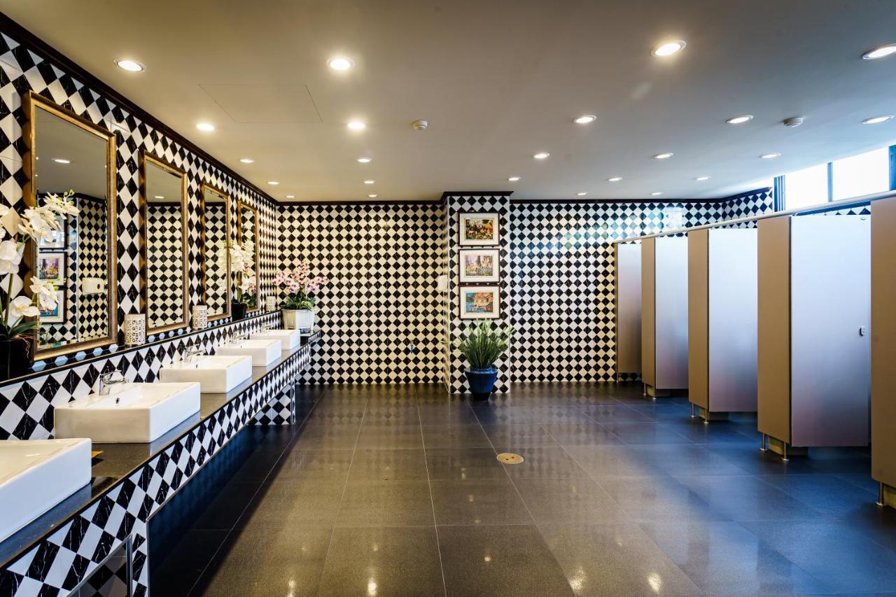 Lux Boutique Hotel Nonthaburi Exterior foto